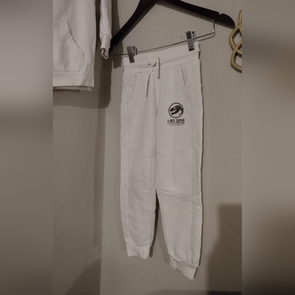 2 piece boys off-white jogger set - Picture 4 of 8